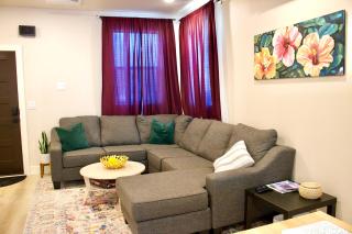 Modern New Build Home 5 min from downtown - 5