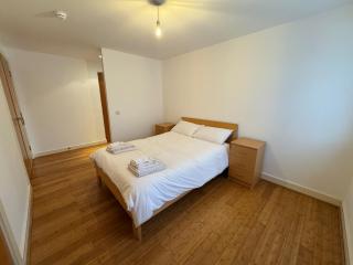 Bright & Quiet 1-Bed Central Birmingham with Views - 3