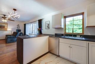 Less Than 1 Mi to Santa Fe Plaza Mtn-View Gem with Hot Tub! - 3