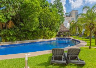 Family Townhome with Pool & Walk to Beach - 3