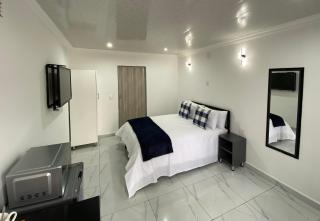 The Palms Guest House - 1