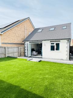 3 bedroom luxury bungalow - 3