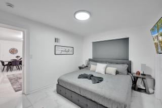 Charming 3 bedroom getaway house in Hollywood - 6