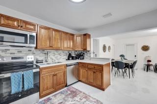 Charming 3 bedroom getaway house in Hollywood - 3