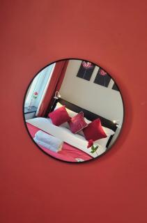 Three Bedroom Home 10 minute walk from stadium - 0