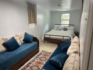 Guest Suite - 21 mins to New York City - 6 guests - 8