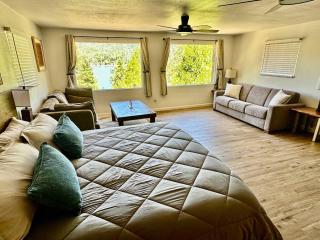 Lake View Suite for 2-Hot Tub-Dog Friendly - 0