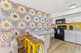1BR1BA Walk to Beach Pet-Friendly Escape - 4