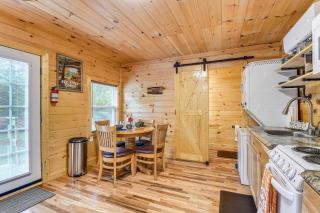 Hudsons Hideaway Cabin on Creek in Beattyville! - 2