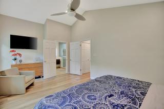 Peaceful & Luxurious 4 Bed Ranch Zen Retreat in Peachtree City - 2