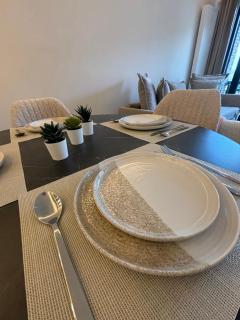 Luxury 1 Bedroom Apartment with Sofa Bed & Balconies Prime Location near ING Arena, Expo 12 & Atomium - 5