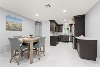 5 Min to Sanibel 10 Min to FM Beach 4BR Oasis - 3