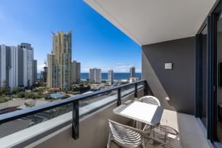 A Coastal Comfort 2BR Luxury Stay w Ocean View - 0