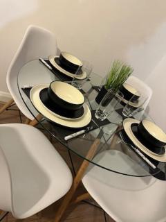 Luxury Apartment in Milton Keynes with Netflix - 1