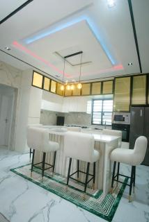 Lily Luxury Home Shortlet Apartments - 7