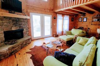 Solar powered log cabin with mountain views, 3acres - 9