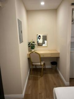 Tiffany's Suites - 4