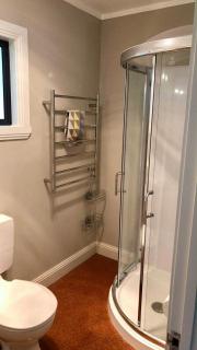 Redwood Cottage - Essential Comfort - 5