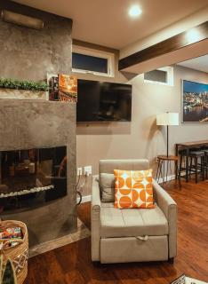 Pet-Friendly Southside Getaway - Sleeps 12 - 1