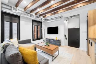 Modern Parkdale Getaway 1-Bedroom Parking - 4