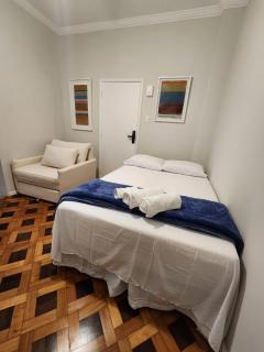 Complete studio one block from Flamengo beach - 5