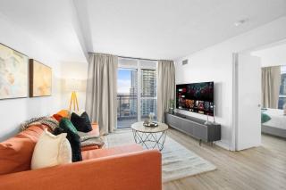 Modern Lakefront Esc Stylish 2BR Condo with Patio - 0