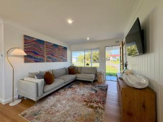 Cooinda on the Green - Your Happy Place! Golf Course Retreat with Kangaroo Views - 6