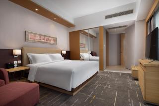 New World Wuhan Hotel - 8