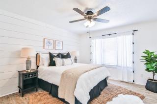 Lubbock's Boho Bungalow - 4