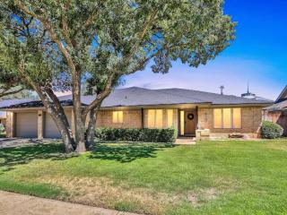 Lubbock's Boho Bungalow - 3