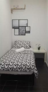 Kuala Lumpur Mont Kiara Arcoris SOHO 5 Pax, Walk to Mall, Pool, WIFI - 2