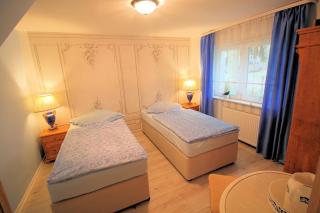 Berlinurlaub im Grünen, Pool-Whirlpool beheizt, Sauna, Spielplatz, Grill, 3 Doppelzimmer - 5