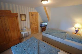 Berlinurlaub im Grünen, Pool-Whirlpool beheizt, Sauna, Spielplatz, Grill, 3 Doppelzimmer - 4