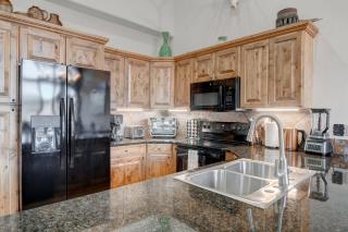 Cozy Condo | Hot Tub Views | Steps to Ski Shuttle - 3