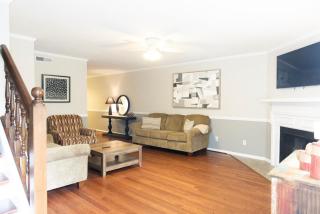 2 Bedroom Townhouse Retreat 10 min to UA Stadium - 7