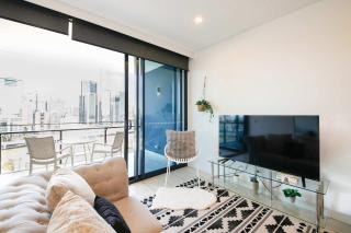 Panorama South Bank River View 2B Apartment - 2