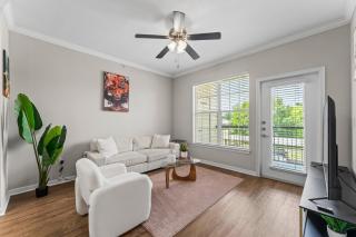 Bright 1BR in Magnolia Near Woodlands Waterway - 8