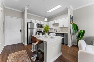 Bright 1BR in Magnolia Near Woodlands Waterway - 3