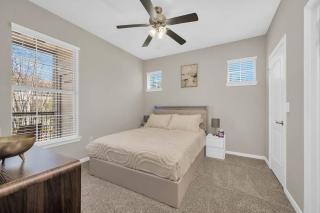 Charming 1BR Easy Access to The Woodlands - 9