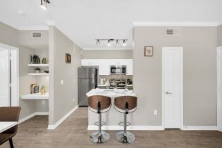 Charming 1BR Easy Access to The Woodlands - 2