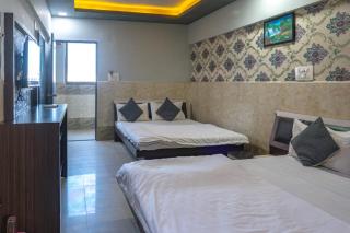 Hotel Gokul - 2