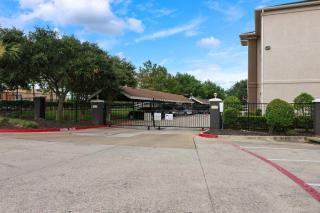 Modern 1BR in Magnolia Close to The Woodlands - 2