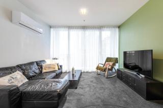 Spacious 2BR Retreat in the Heart of Melbourne - 5