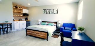 Charming studio in fabulous University Pines - 0