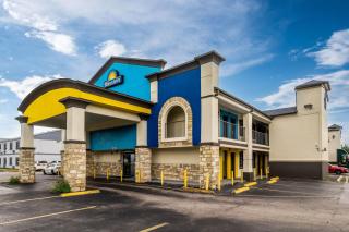 Days Inn by Wyndham Houston East - 0
