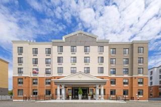 Country Inn & Suites by Radisson, Staten Island - 4