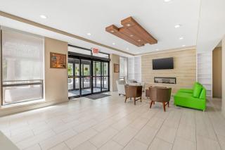 Country Inn & Suites by Radisson, Staten Island - 1