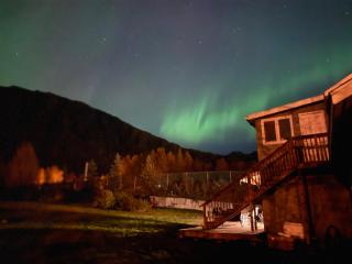 Bear Mountain View 4BR Home- Only 25 Min from Anchorage, Great Central location ,- 5 star property - 6