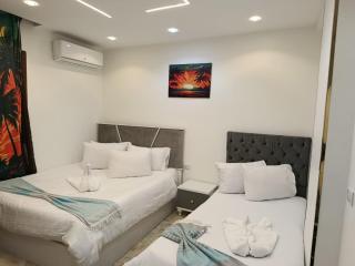 Guest House Paradise Top Roof Pyramids View - 0