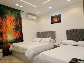 Guest House Paradise Top Roof Pyramids View - 8